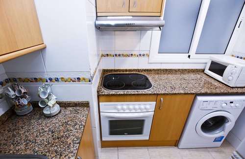 La Pineda Apartment | PINEDA 5 with communal pool, beach at 100m