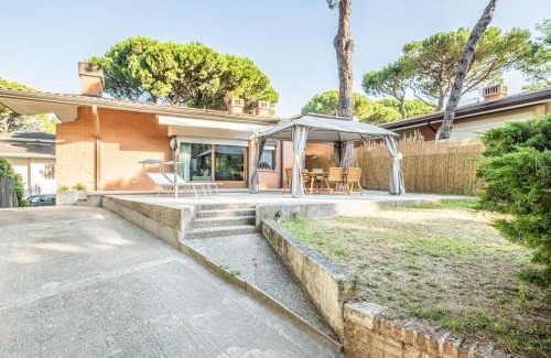 Lignano Riviera Villa | PINETA HOUSE LIGNANO [Free Parking-Beach-Garden]