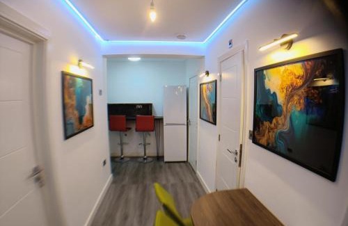 Iver House | Pinewood Guest House