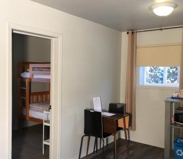 Golden Hotel | Pinewood Inn
