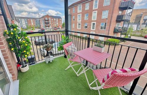 Dunstable Apartment | Pink Paradise