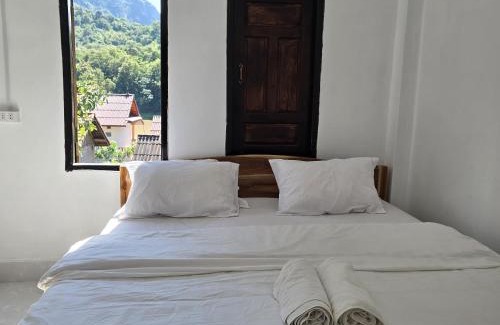 Nong Khiaw House | Pinkeo Guesthouse