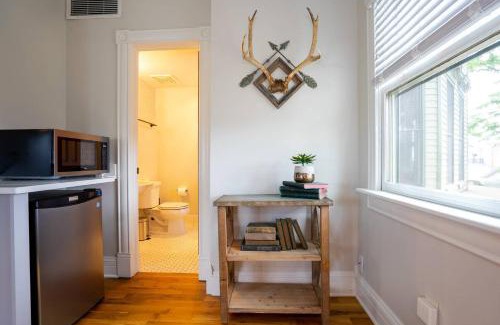 Five Points Apartment | Pinky's Palace