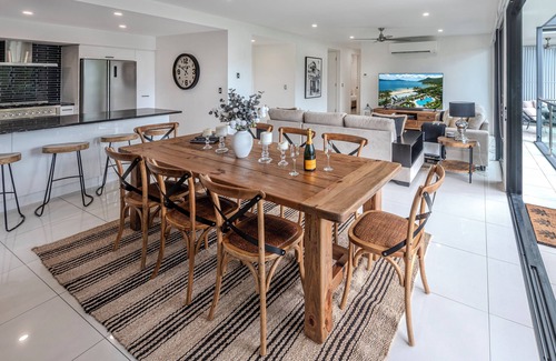 Hamilton Island Apartment | Pinnacle 7, Garden View Apartment on Hamilton Island