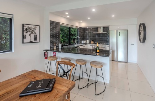 Hamilton Island Apartment | Pinnacle 7, Garden View Apartment on Hamilton Island