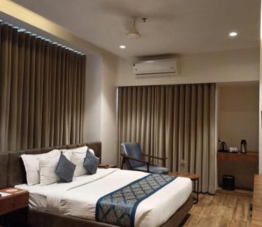 Ahmedabad Hotel | Pinnacle Grand Hotel