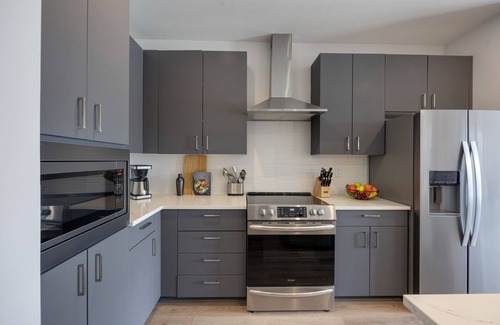 West End House | Pinnacle - Odyssey - 4 Units - Heart of Midtown
