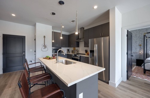 West End House | Pinnacle - Odyssey - 4 Units - Heart of Midtown