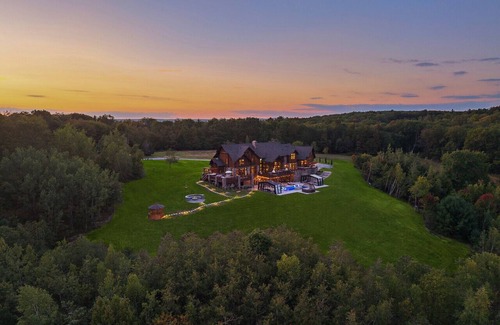 Middletown Villa | Pinnacle Pointe by Relaxtay | 600-Acre Private Luxury Estate with Spa, Pool, Theater & Lake