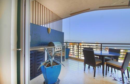 Amapas Apartment | Pinnacle Resort-Style Condo - Luxurious Balcony