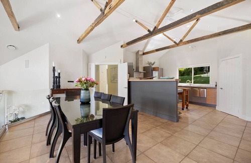 Lower Shotover Villa | Pinnacle Villa by MajorDomo - Retreat with Hot Tub