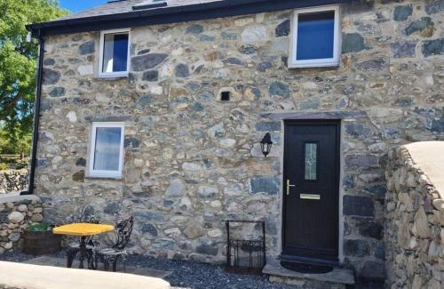 Caernarfon House | Pipistrelle Cottage a quirky gem near Snowdonia