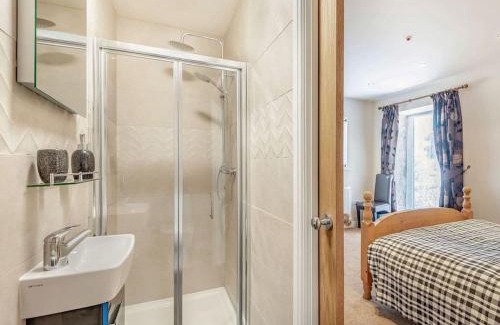 Caernarfon House | Pipistrelle Cottage a quirky gem near Snowdonia