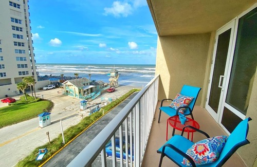 Daytona Beach Shores Hotel | Pirates Cove Resort Studios!