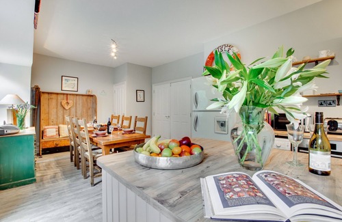 Porthcurno Apartment | Pisces - Three Bedroom Apartment, Sleeps 6