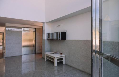 Vigo Apartment | Piscina y garaje cerca del centro by CABANA Rentals