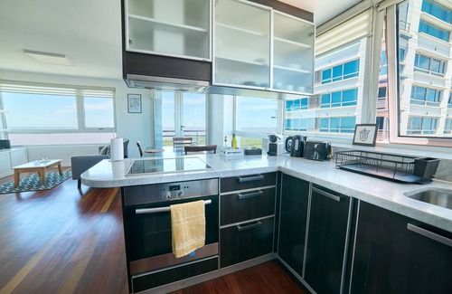 Buenos Aires Central Business District Apartment | PISO 41 VISTA AL RIO Y CIUDAD PTO MADERO