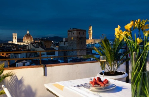 Oltrarno Apartment | Pitti Luxury Terrace