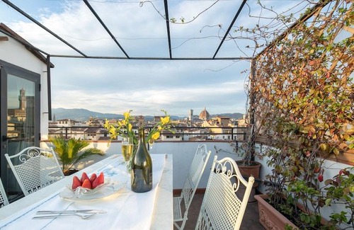 Oltrarno Apartment | Pitti Luxury Terrace