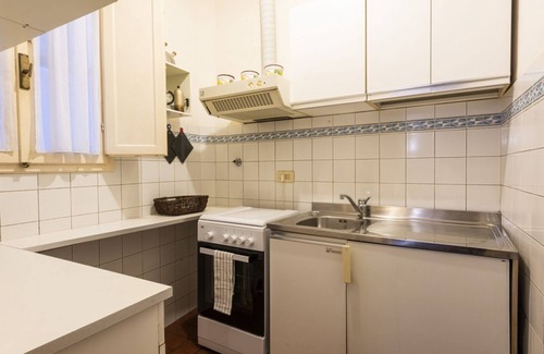 Oltrarno Apartment | Pitti Studio apartment by Mmega