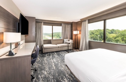 Coraopolis Hotel | Pittsburgh Airport Marriott