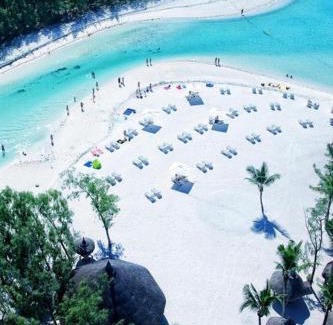 Trou d'Eau Douce Boat Rental | Pixel Cruise