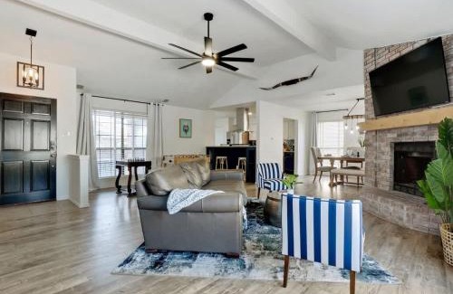 Cross Creek East House | Plano House close to Mckinney and Oak Point Park