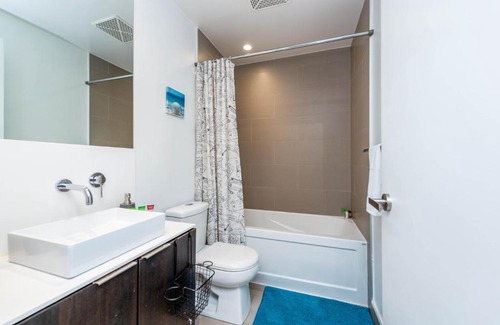 Downtown Toronto Apartment | PlanURstay - Stylish Suite