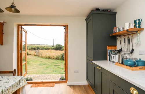 Rhoscolyn Cottage | Plas Coch Rhoscolyn