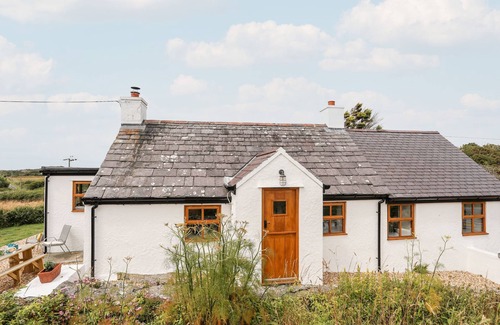 Rhoscolyn Cottage | Plas Coch Rhoscolyn