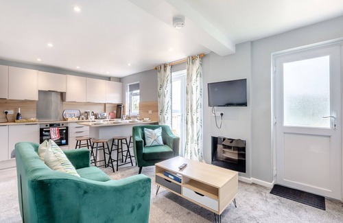 Brixham Ski Chalet | Platinum 3 Bedroom Chalet Sleeps 5