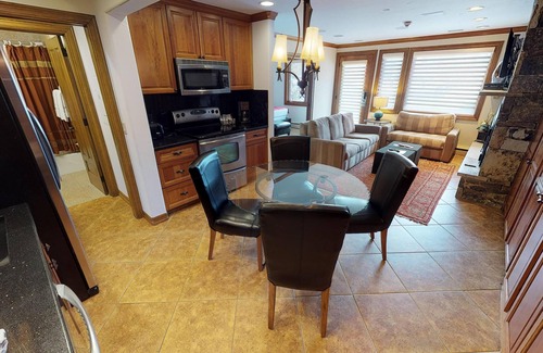 Vail Condo | Platinum Condo Close to Lobby w/2 Baths & W/D