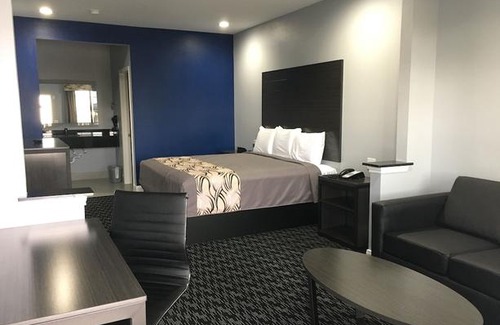 US 290 Hotel | Platinum Inn And Suites