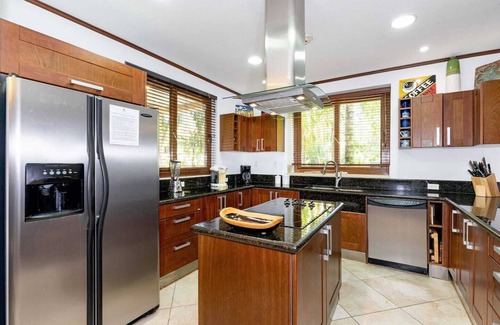 Playa Hermosa Condo | Playa Hermosa Beachfront Condo 3 BR Pool Access Ground Floor