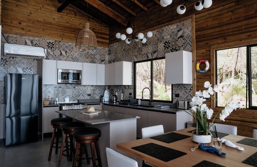 Las Escobas del Venado Villa | Playa Laska – Serene Oceanfront Villa with Infinity Pool in Playa Venao!