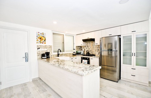 El Cortecito Condo | Playa Turquesa O-304 Premier Beachfront Pool View 85mbps wifi