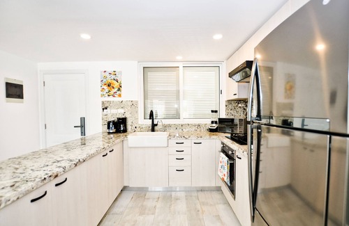 El Cortecito Condo | Playa Turquesa O-304 Premier Beachfront Pool View 85mbps wifi