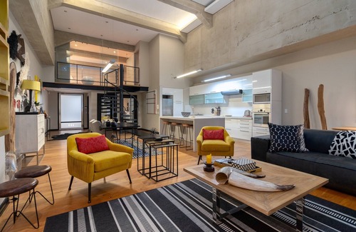 Foreshore Apartment | Playful NYC Style Loft, Two Min Walk from Long Street