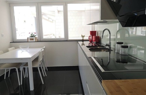 Costa de Caparica Condo | Plazza T2 Luxury apartment whith sea view face t