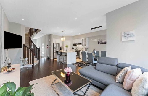 Chapel Hill South House | Pleasant and Quaint 4BED|Orleans