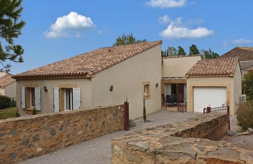 Montbrun-des-Corbieres Villa | Pleasant apartment with pool