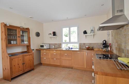 Montbrun-des-Corbieres Villa | Pleasant apartment with pool