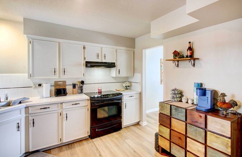 Overland Park Condo | Pleasant Condo - 14 Mi to Dtwn Kansas City