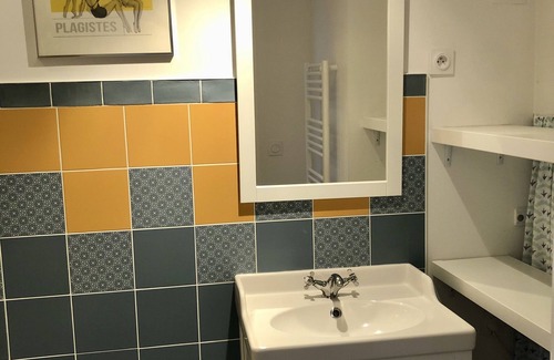 Marennes Bed & Breakfast | Pleasant town house, 5 minutes from the beach