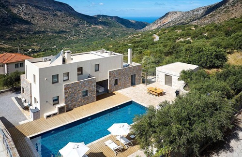 Vrachasi House | Pleasant house in Vrachasi with private pool