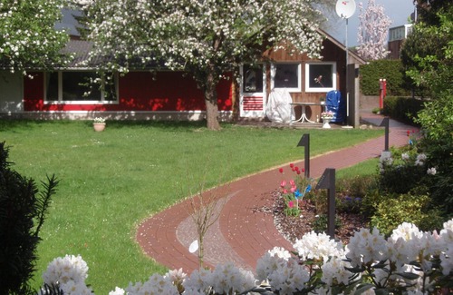 Ulsnis House | Pleasant, modern and cozy, our apiary