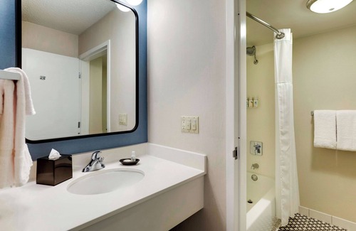 Oyster Point Hotel | Pleasant Stay, Convenient Location! 2 Convenient Units, Pets Allowed