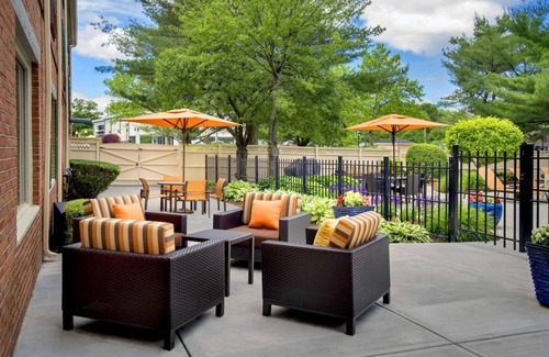 Woburn House | Pleasant Stay! FREE Parking, Pets Allowed Close to USS Constitution Museum!