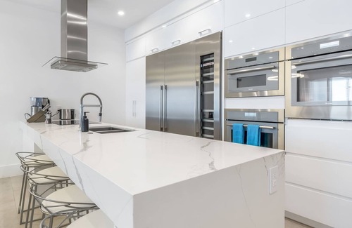 North Side Condo | Please Inquire Before Booking – Luxury Villa