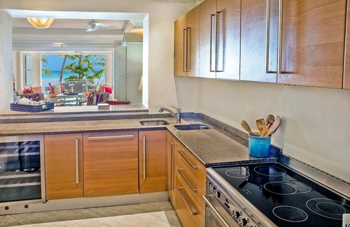 Old Trees Bay Apartment | Please Inquire Before Booking – Luxury Villa
